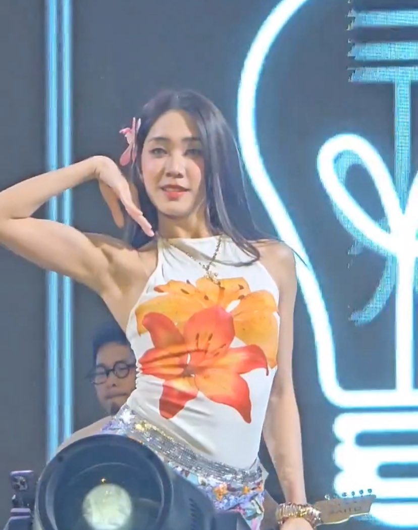 meowcherry tweet media