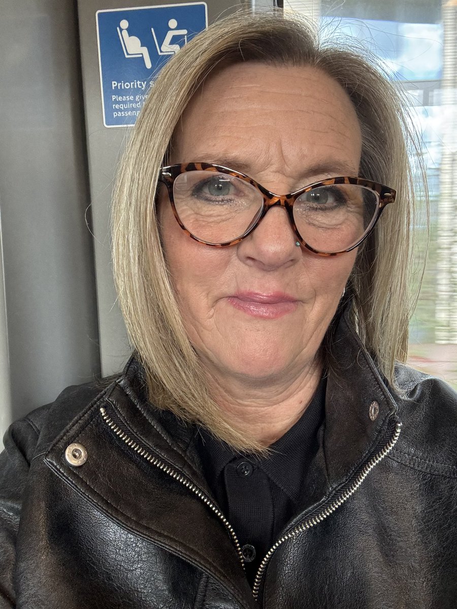 Mrs D #HatterInLondon tweet media