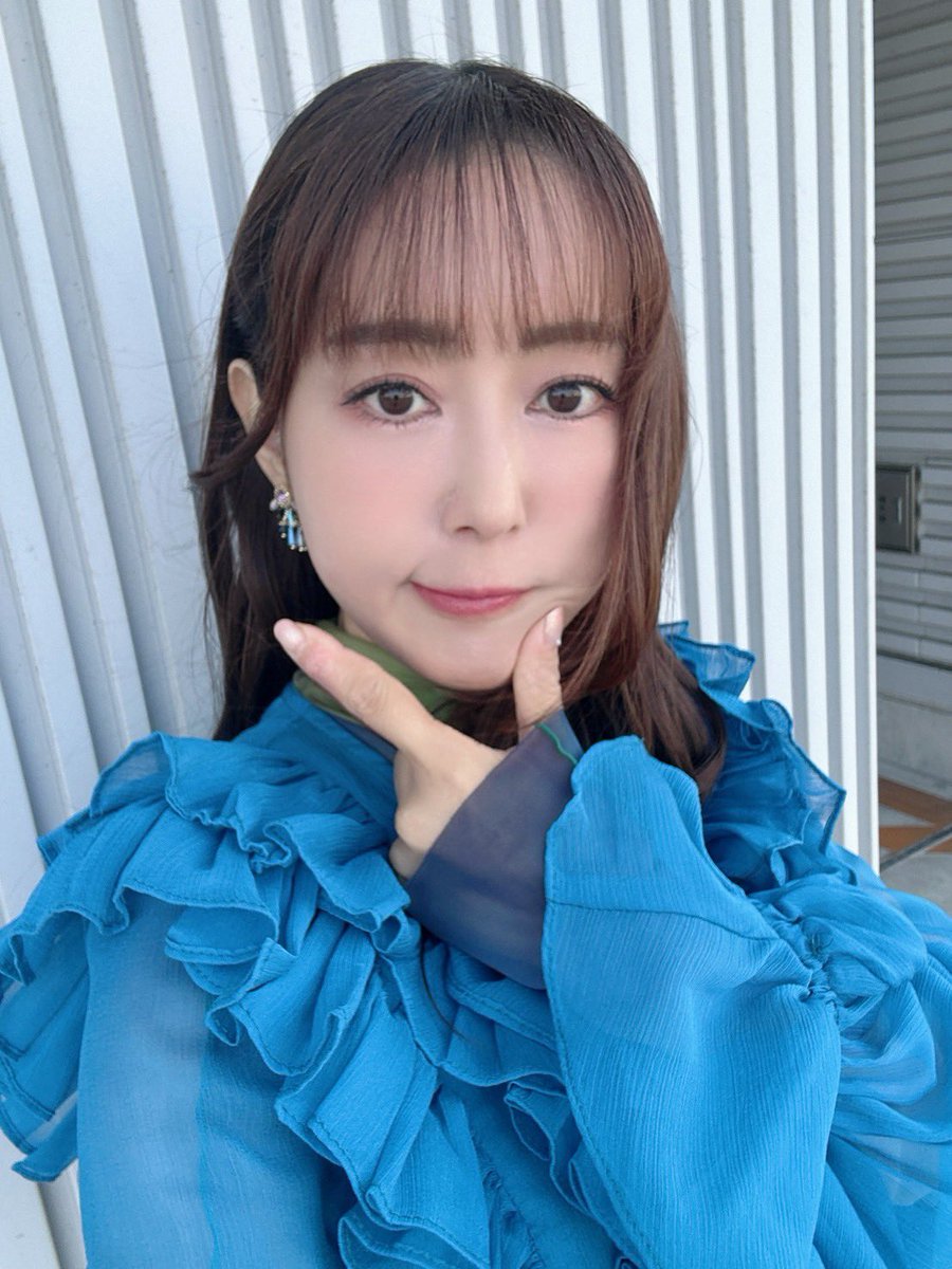 i.nari【公式】 tweet media
