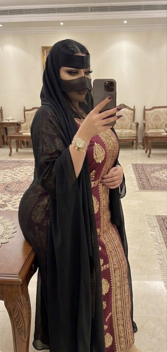 bahrainmadrid1's tweet photo. زوجتي لما تكون في حفل زواج ، لازم تصور لي كشختها وترسلها لي ، تحب تغريني اكثر ، عطوني احلى تعليق وريتوت ، اللي يعلق ويسوي ريتوت ، بكلمه خاص https://t.co/k3dnOVhT3f