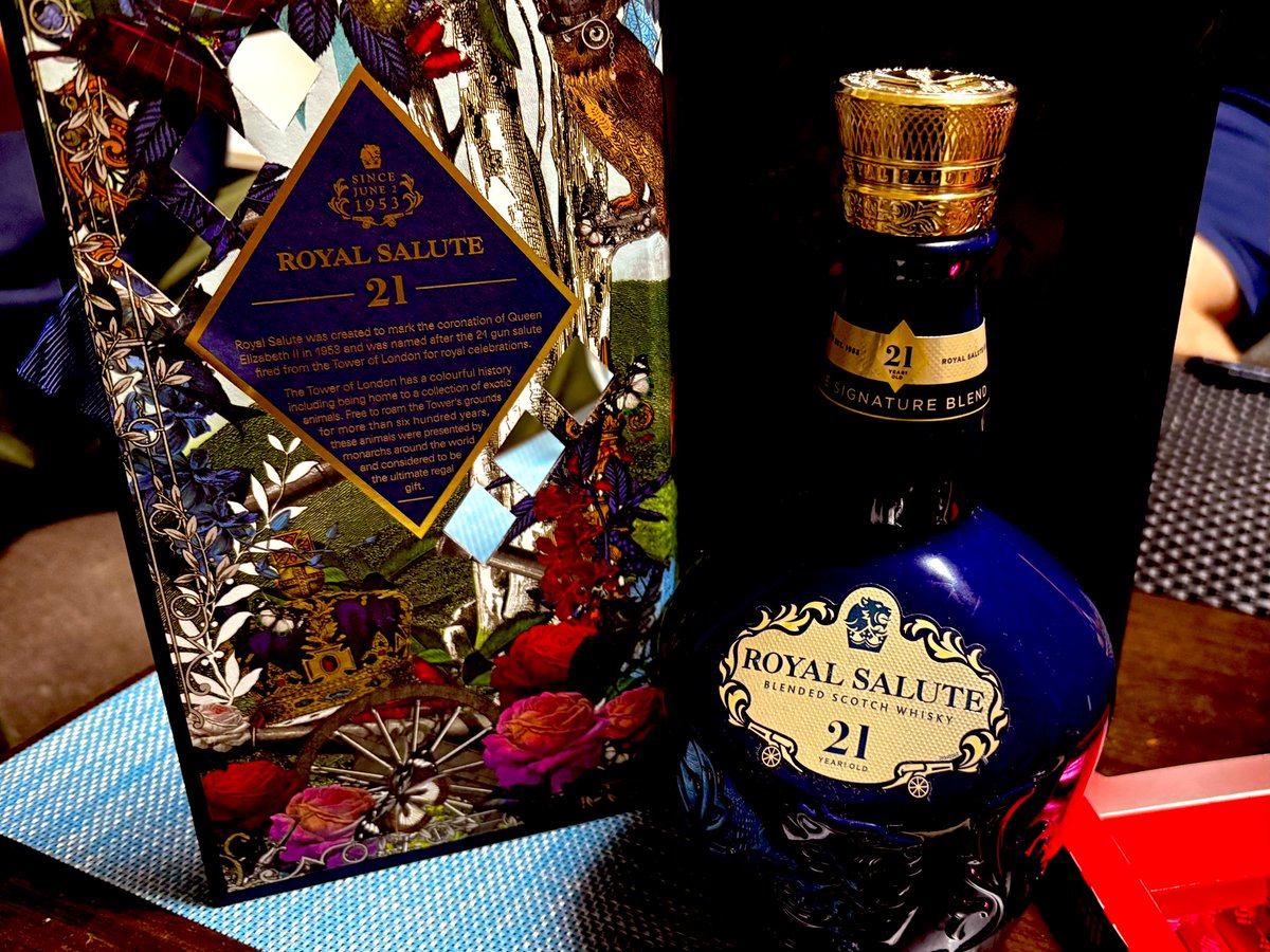 ユリイカ tweet media