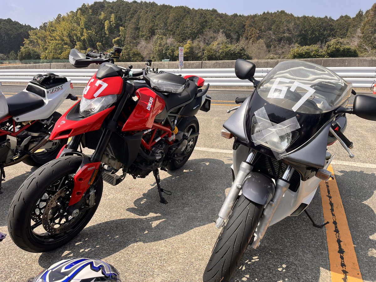 tdr2yk's tweet photo. 本日走行会
全開にできるの楽しい🏍️
締めは黒ベコ🍖 https://t.co/FrunQQmL74