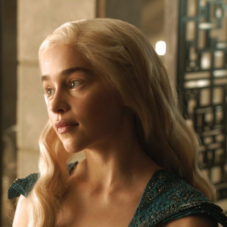 daily daenerys tweet media