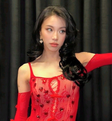 About Music tweet media