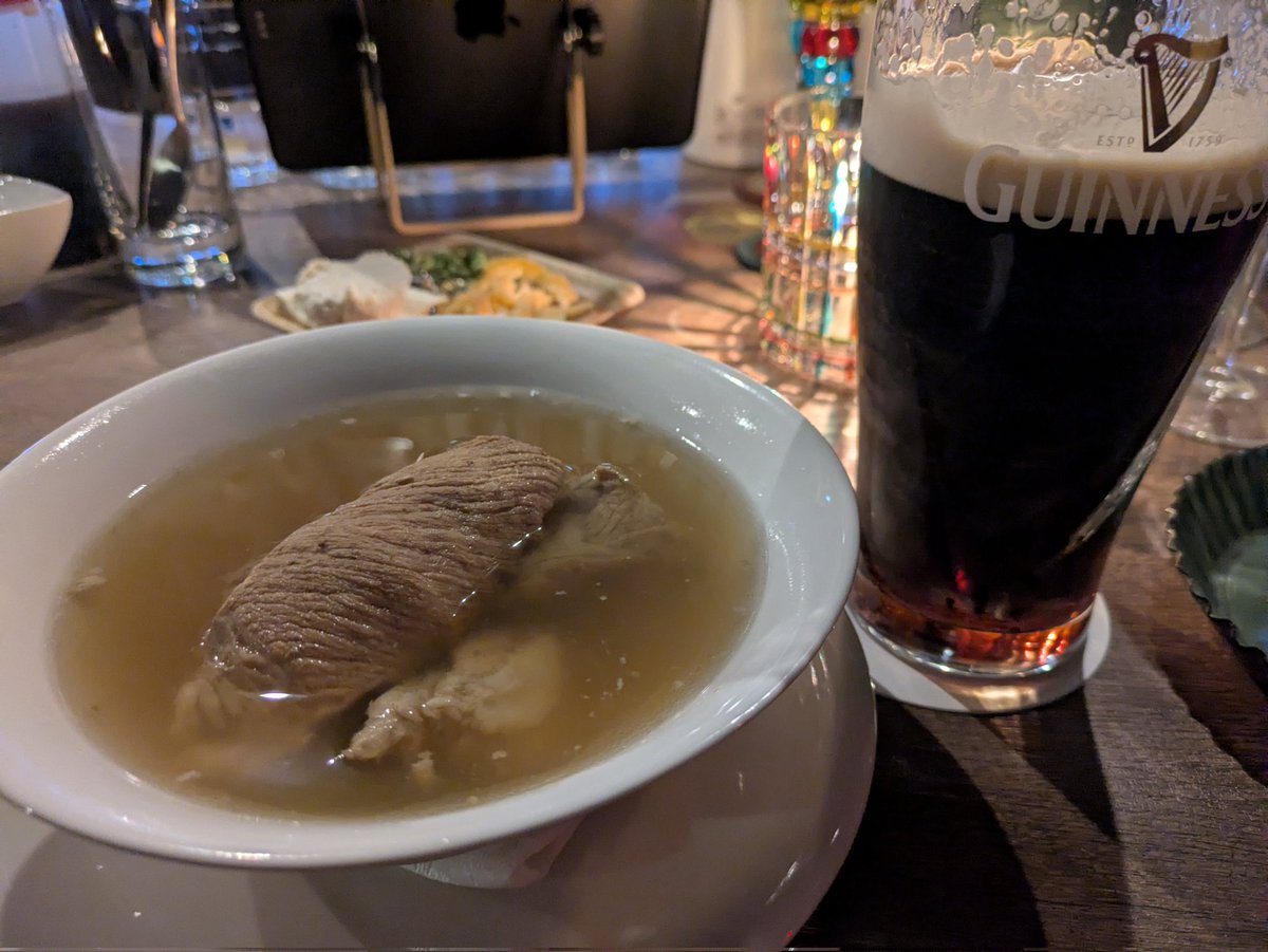 さるけー tweet media