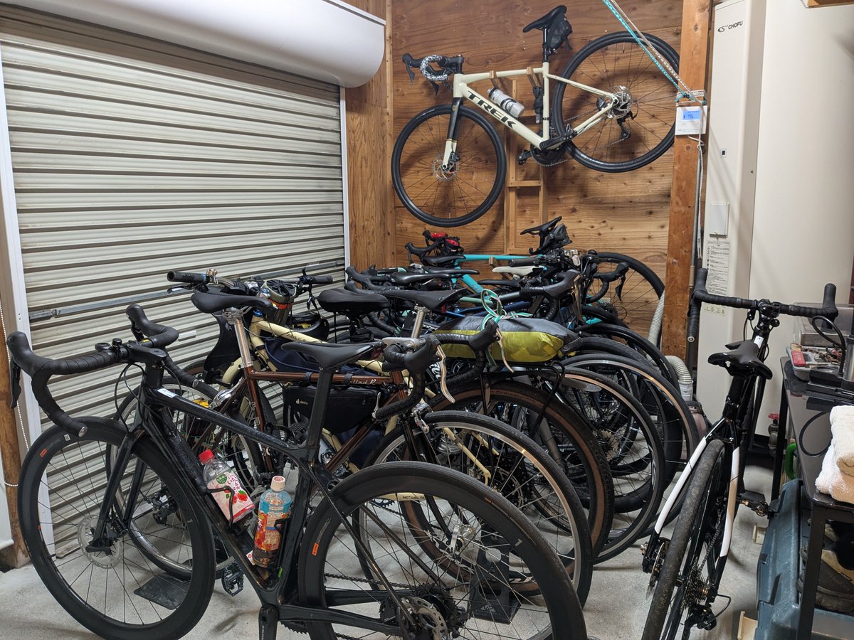cyclo_shimanami's tweet photo. 🚲ガレージが素敵な自転車でパンパン。皆さん、晴れのしまなみ海道を満喫されたようです。 https://t.co/z3atxsaDGV
