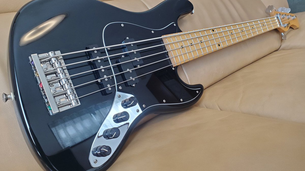 バタやん tweet media