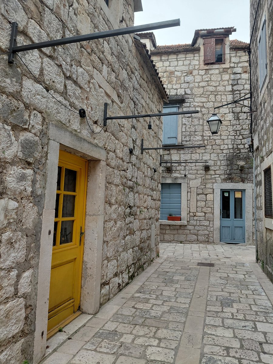 AncientHistria's tweet image. I reached Island of Hvar and weather is still not getting any nicer🤣
#dalmatia #coldday #weekendvibes