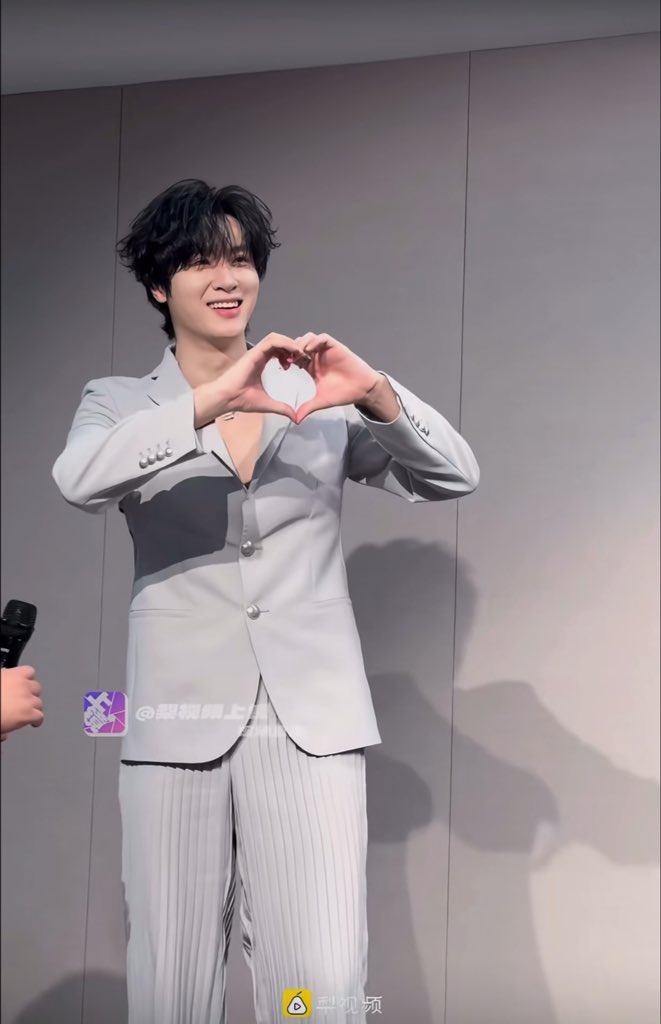 ติ่งไปoneone tweet media