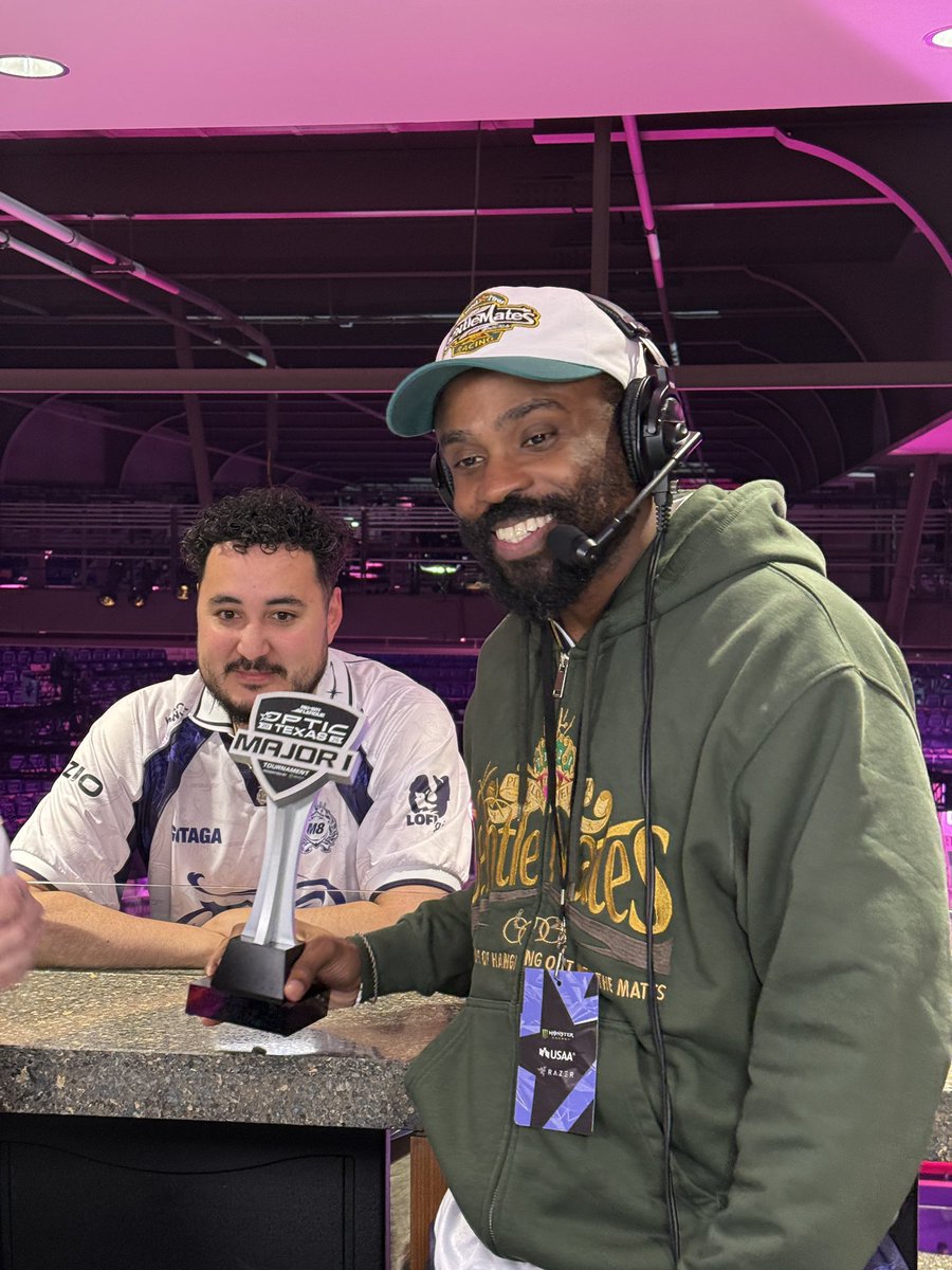 The Green Suits ⭐️ tweet media