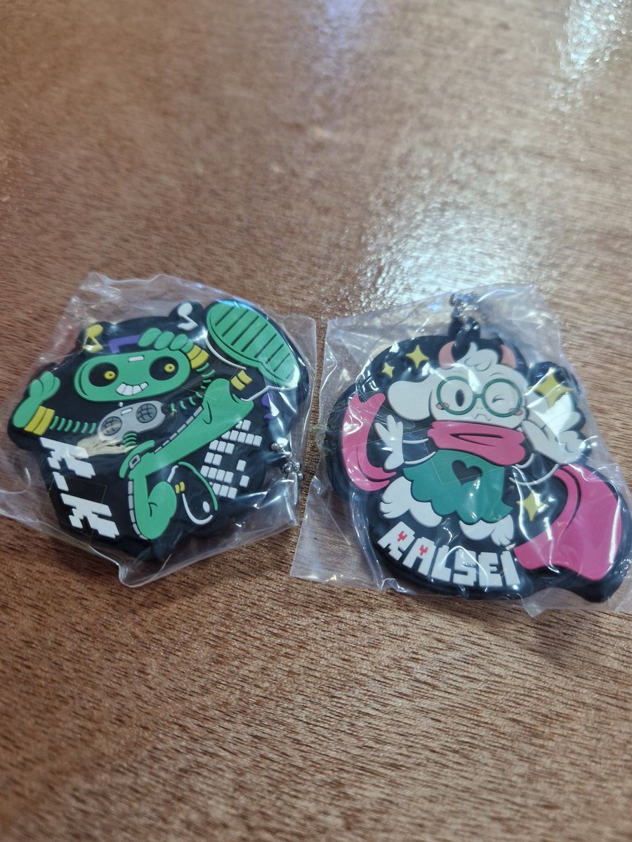 LunaLament tweet media