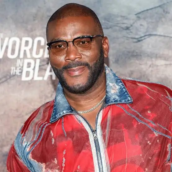 FearedBuck's tweet photo. Tyler Perry donated $250K in gift cards to Atlanta TSA agents. https://t.co/YRezmHuF1A