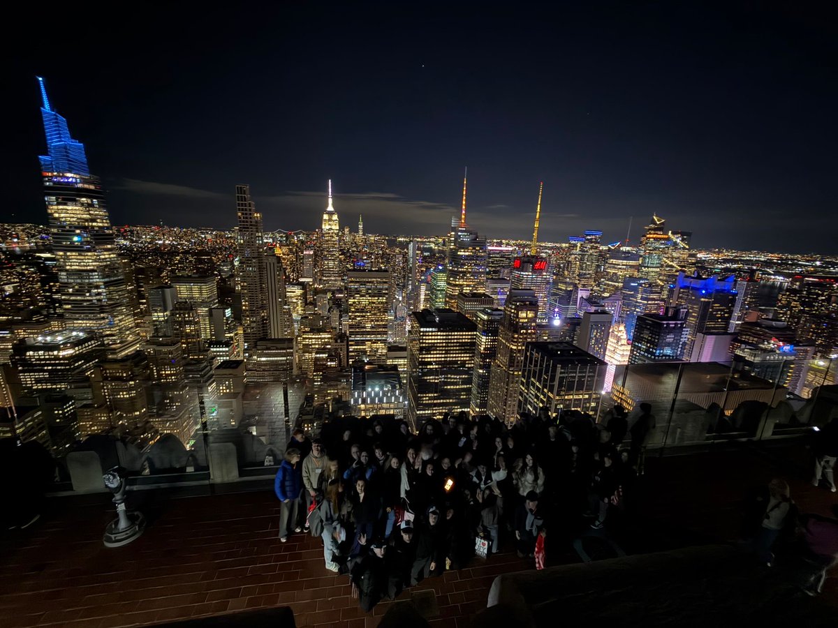 PATCarletonHigh's tweet image. The City that Never Sleeps!
Our students enjoyed the magnificent New York night skyline from the top of the Rockefeller - a fantastic way to end a memorable day! 
#CHSNewYorkTrip2026
#newyorkskyline 
#makingmemories
