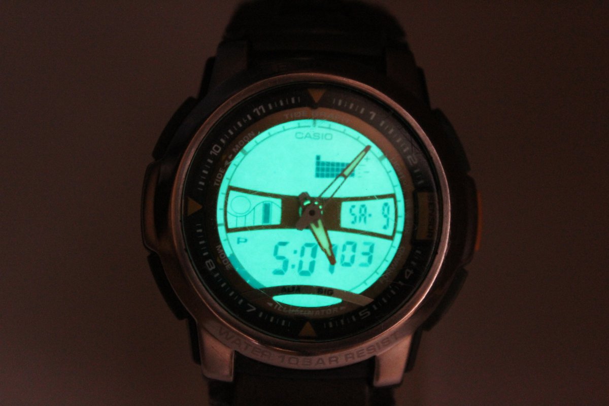 GshockTkhs's tweet photo. CASIO AQF-100 https://t.co/MJ6dgAawSM #goldwatch #oldcasio #aqf100 https://t.co/86Dtmqn3we