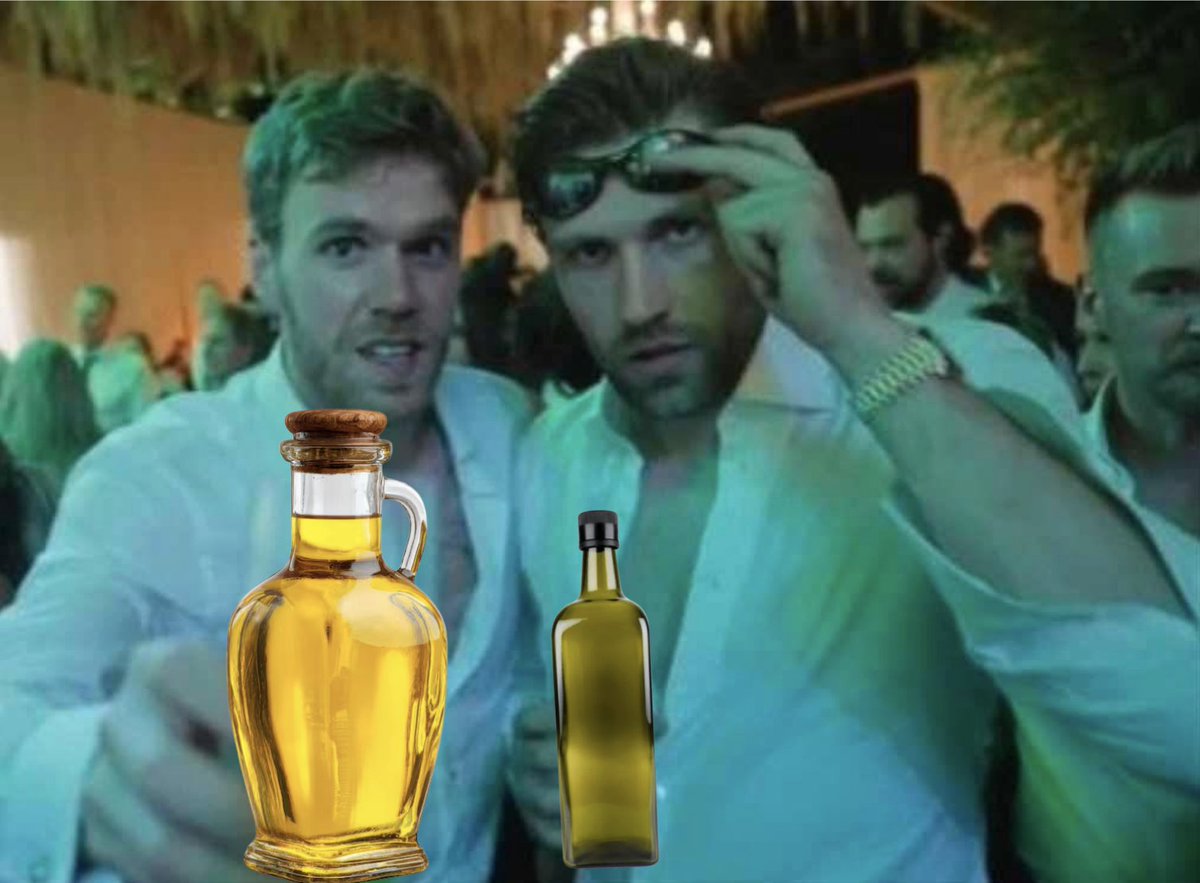 sarah 🏒🪩 tweet media