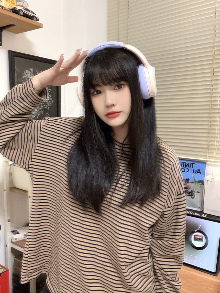 Flashbacks_11 tweet media