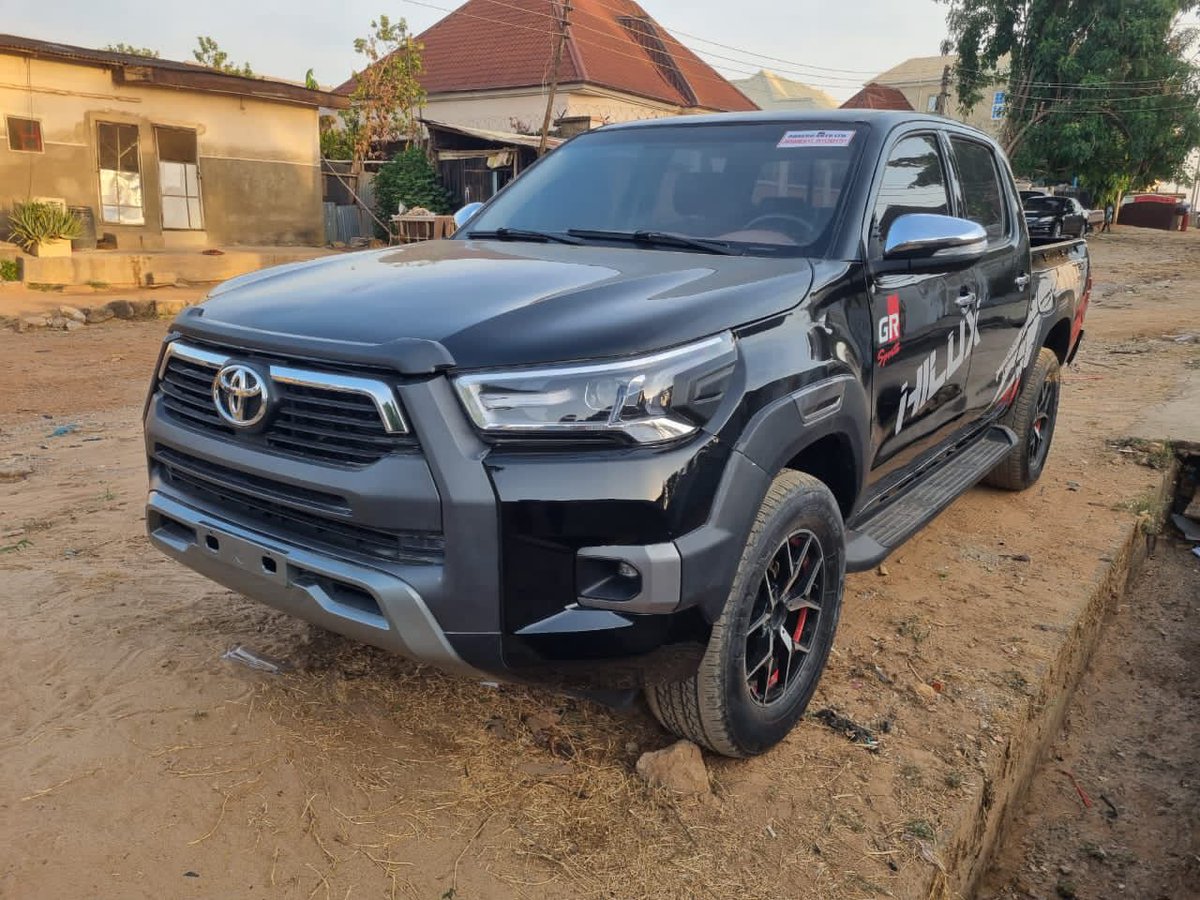 Gotham181's tweet photo. *NEATLY USED TOYOTA HILUX ADVENTURE(MANUAL TRANSMISSION)2009 UPGRADED TO 2020 WITH UNTAMPARED ENGINE AND GEAR .. PRICE: #14.5Million Owner .. LUGBE*ABUJA https://t.co/gTAlRoksgx