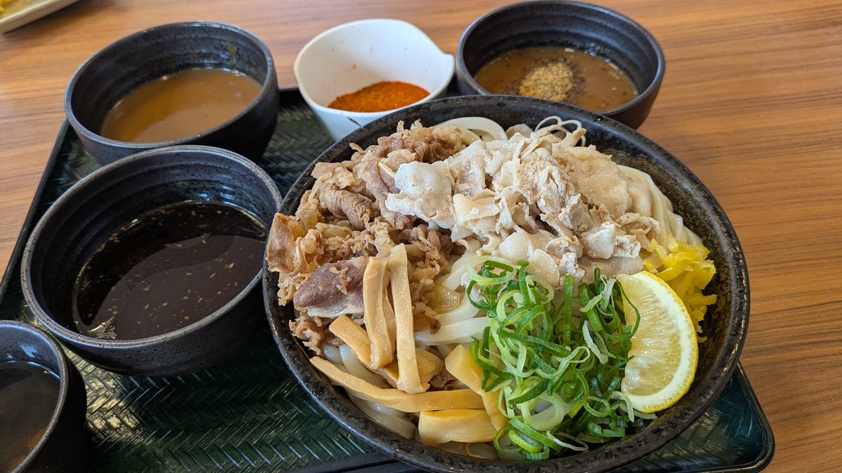 まるけ tweet media