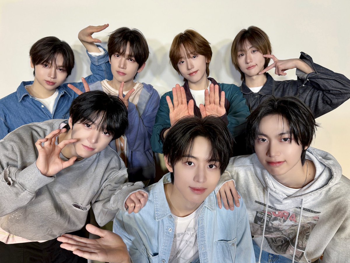 IDID_starship's tweet photo. [📸] #IDID_IT
260328 팬사인회했딧🩵

봄 사랑 벚꽃 말고
WITHID 🌸

#IDID #아이딧 #PUSH_BACK https://t.co/kNOtjM8epb