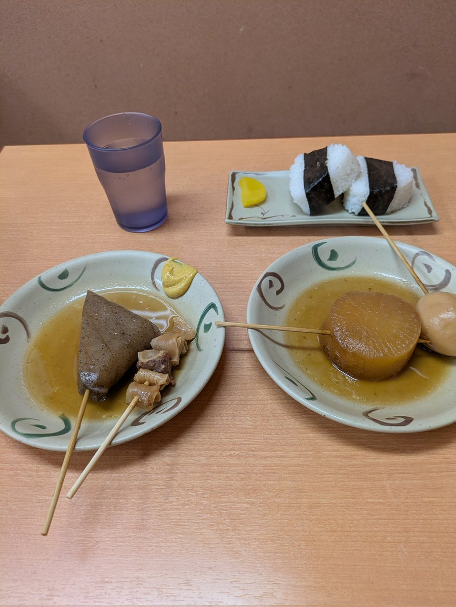 hide_mon_'s tweet photo. 広島に帰郷
一発目の飯はつばめのラーメン https://t.co/ptaMBdW1Xg