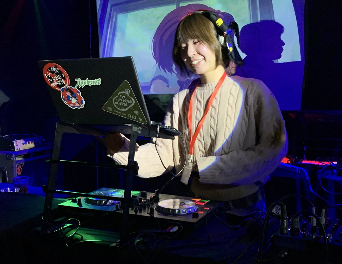 anisoniccombo's tweet photo. 6番手！
鳥取からのゲストDJ2人目のneuΔron！

色んなジャンルに強い！さまざまなコンボを鮮やかにキメていける彼女に目が離せないぞ👀✨️
 #アニソニ舞鶴 https://t.co/J8VMqkzR3J