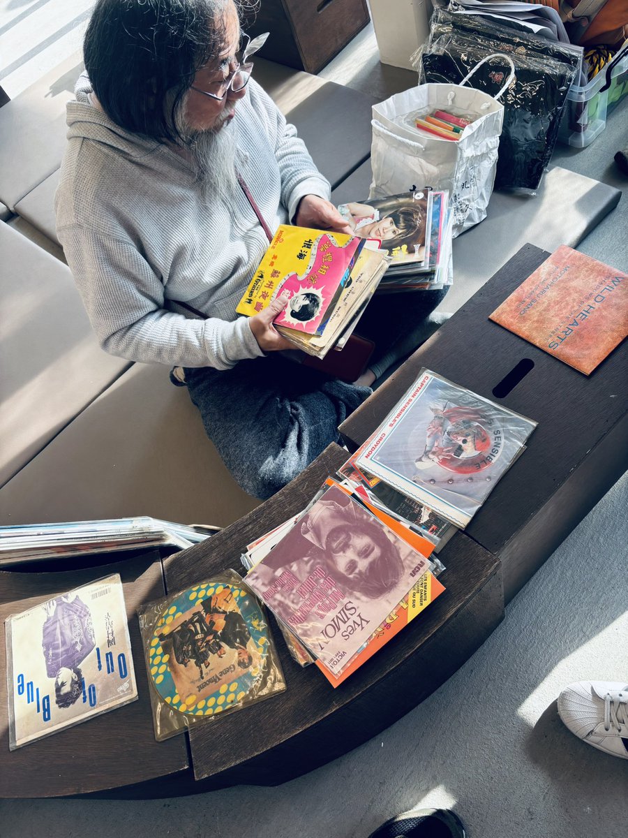 レコードコンビニ tweet media