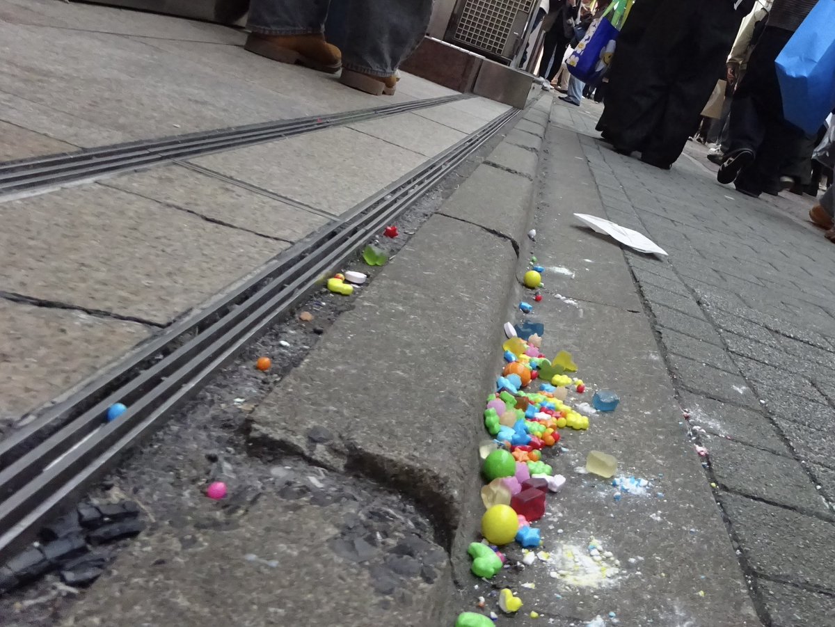 爆発電波 tweet media