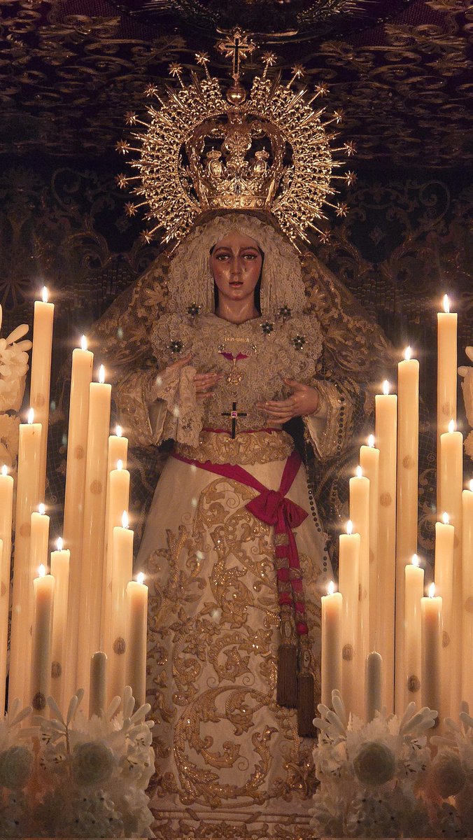 La Esperanza Macarena de Madrid anoche en su paso procesional a la espera de su salída el proximo Jueves Santo
<a href="/ElSevillana/">Instantes de Semana Santa</a> <a href="/SSantaSevillana/">Semana Santa Sevillana</a>  #semanasanta26  #Madrid #Sevillahoy