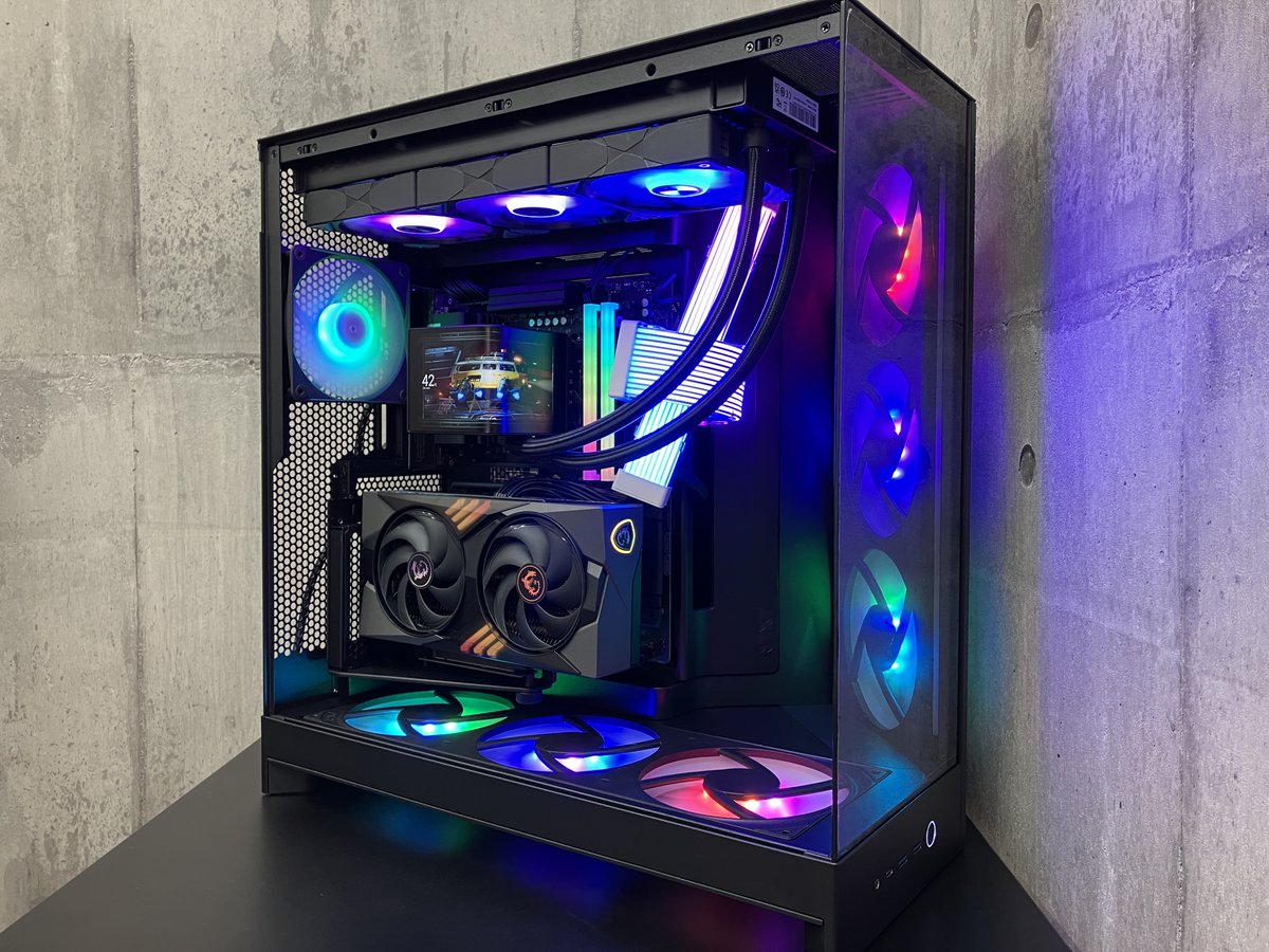 dospara_ngn's tweet image. お客様ご依頼の #組立代行 PCが完成‼️

🚀#AMD Ryzen 9 9700X
🎮#MSI GeForce RTX5060Ti 16GB
📝32GB DDR5-6000
📕M.2 1TB Gen4

ケースは #NZXT H9 Flow 黒を使用‼️
「とにかく光る✨ユニークなPC」がコンセプトで、言うまでも無い圧倒的存在感のあるゲーミングPCに🌈✨

#ドスパラスタッフ #自作PC
