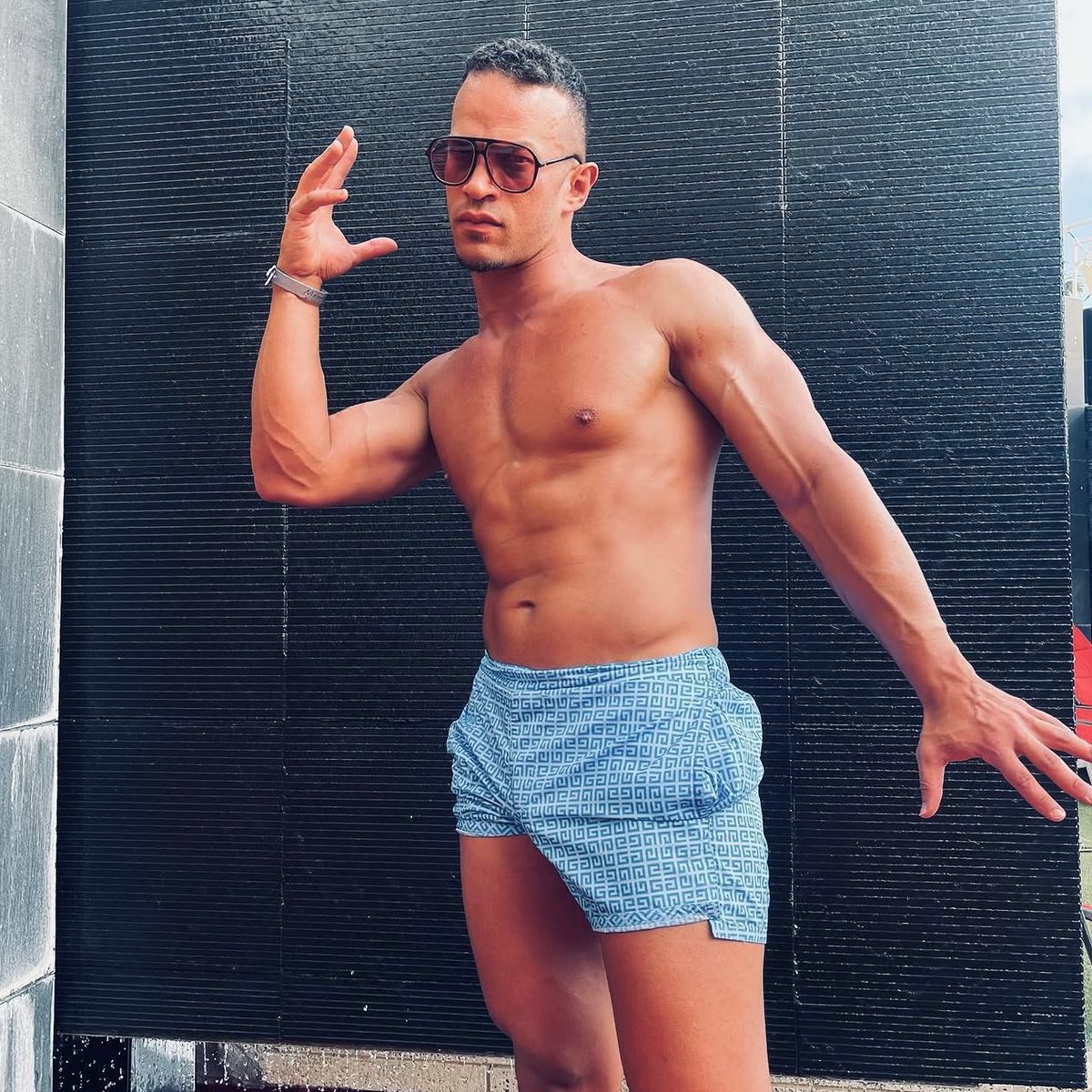 𝐑𝐢𝐜𝐤𝐲 𝐒𝐚𝐢𝐧𝐭𝐬. // PARODY. tweet media