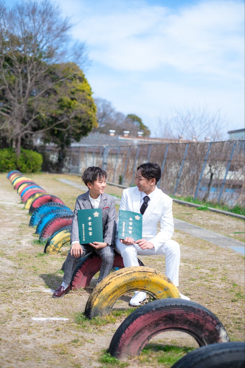 SamLabCamera's tweet photo. 2026.03.17 飯塚市若菜小学校卒業式

「こんなに大きくなったんだね」

そう感じる一日。

卒業はゴールじゃなくて、
家族の思い出が増える日。

ちゃんと残してよかったと思える写真を。

撮影依頼はDMへ📩

https://t.co/JBnid7ToY5

#卒業式 #卒業記念 #家族の時間 
#福岡ママ #出張撮影 https://t.co/Rz65nNSMhT