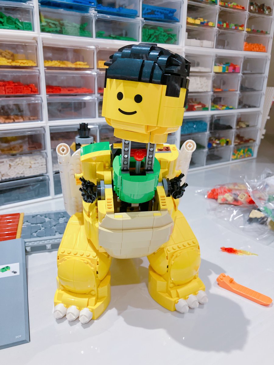 LEGOmasterkock's tweet photo. ？？ https://t.co/o4rVJGscrb
