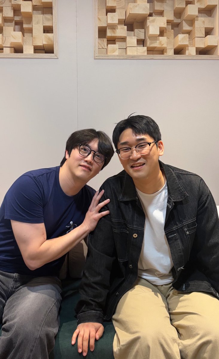neeee_de's tweet photo. team슈퍼밴드들아...내가 지금 뭘보고잇는거야..?
이걸 중재오빠가 올린게 2026년이라고????? https://t.co/LSA8AURbQz