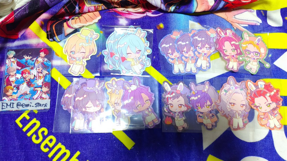 emi_stars's tweet photo. 【交換 譲渡】あんスタ アニカフェ

譲→ステッカー
＊英智 ＊渉2 ＊鉄虎 ＊紅郎 ジュン ＊凪砂 ＊アドニス 薫  零2 北斗3 真緒 ＊真
アクスタ ＊桃李 ＊渉 ＊奏汰 
缶バッジ 敬人
コロッタ 零 薫 ＊アドニス ＊鉄虎2 敬人 ＊紅郎 夏目 ＊宙2 マヨイ

求→スバル 千秋 晃牙 一彩 巽

→
#emitrade https://t.co/F35yK3e6eV