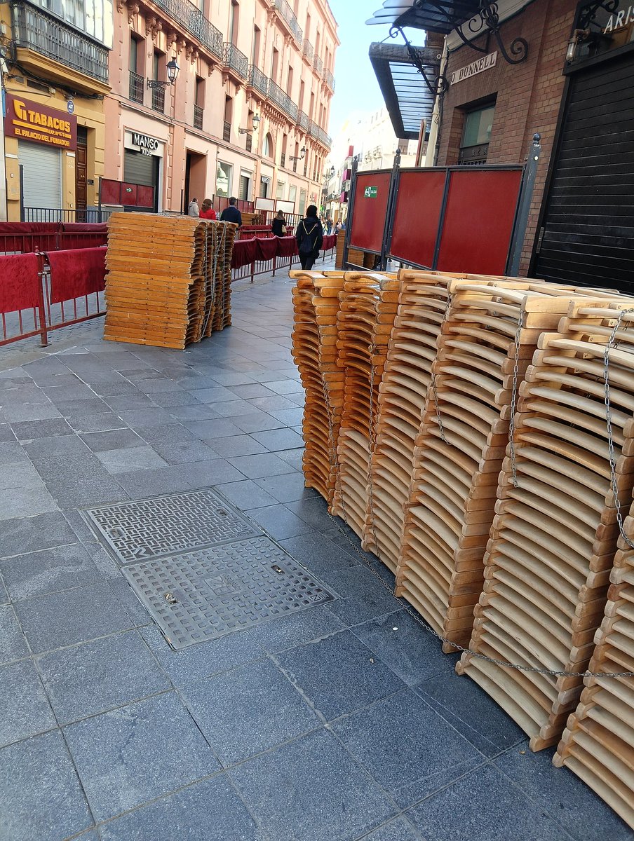 Laura Tinajero tweet media