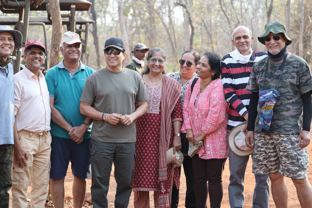 kelkarmohit's tweet photo. When we had gone to #Gothangaon for #TigerSafari we could just spot the back of a passing tiger 🐅 and now when my mama mami Mr. Vasant Vaze &amp; Prof. Jayashree Vaze have gone for #Tadoba safari they met #TheGod @sachin_rt himself. 
Different shades of luck 🤐😬
@AniketKarane https://t.co/qSLN06rN6D