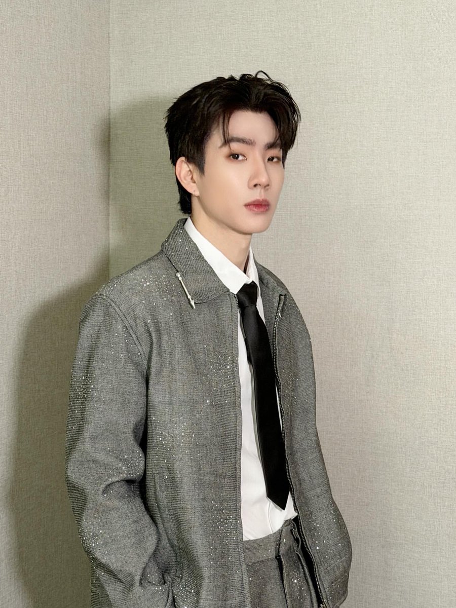 คนเท่ของเบบี๋😳❤️‍🔥
<a href="/off_tumcial/">ออฟที่แปลว่าปิดประตูแพ้</a>   

📸 IG : aoh_trn

OFF FAN SIGN IN GUANGZHOU
#OffFSinGuangzhou
#ออฟจุมพล #OffJumpol