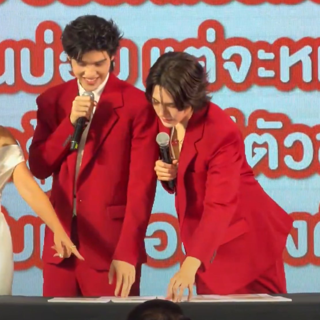 littleani tweet media