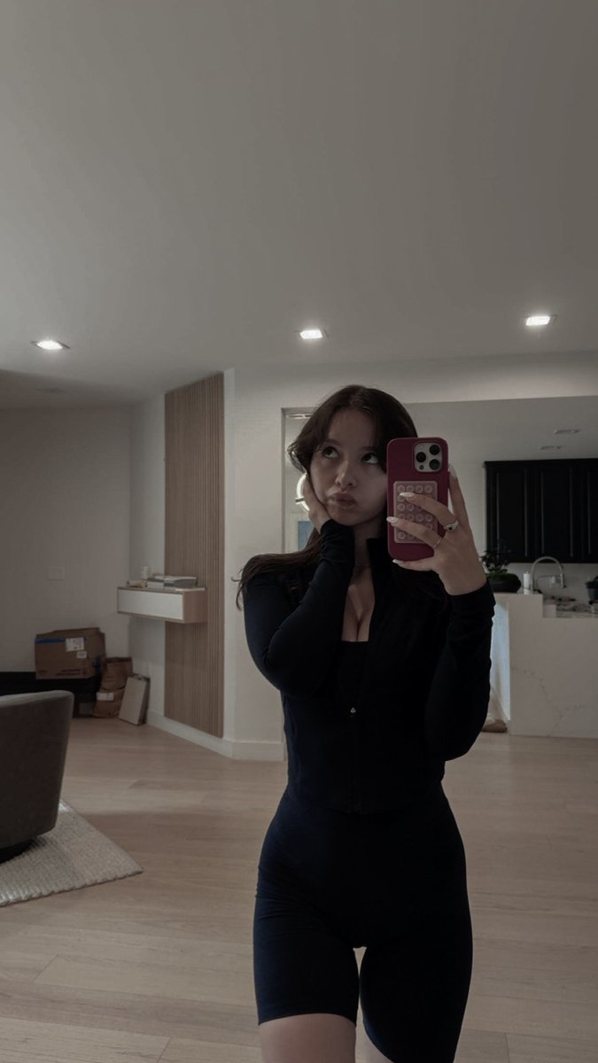 𝑨𝒅𝒊𝒏𝒆. tweet media