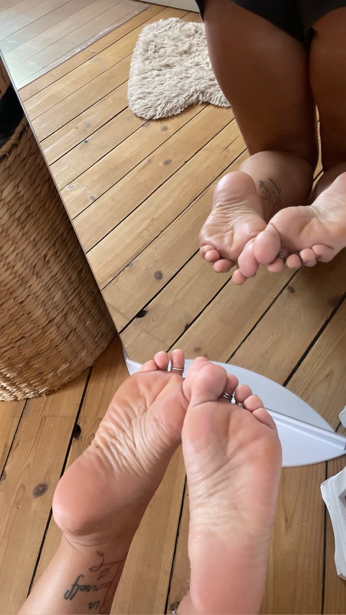 miss elea tweet media