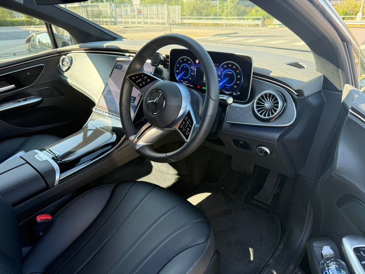 247londonairpo1's tweet photo. Arrive relaxed and in style with our Mercedes E-Class chauffeur service in London.
Comfortable ride, professional driver, premium experience.
📍 Book your executive transfer today: https://t.co/pl7CGv8je5
#VIPTransfers #LondonChauffeur #ExecutiveTravel #MercedesEClass https://t.co/YMdKvfiv2R