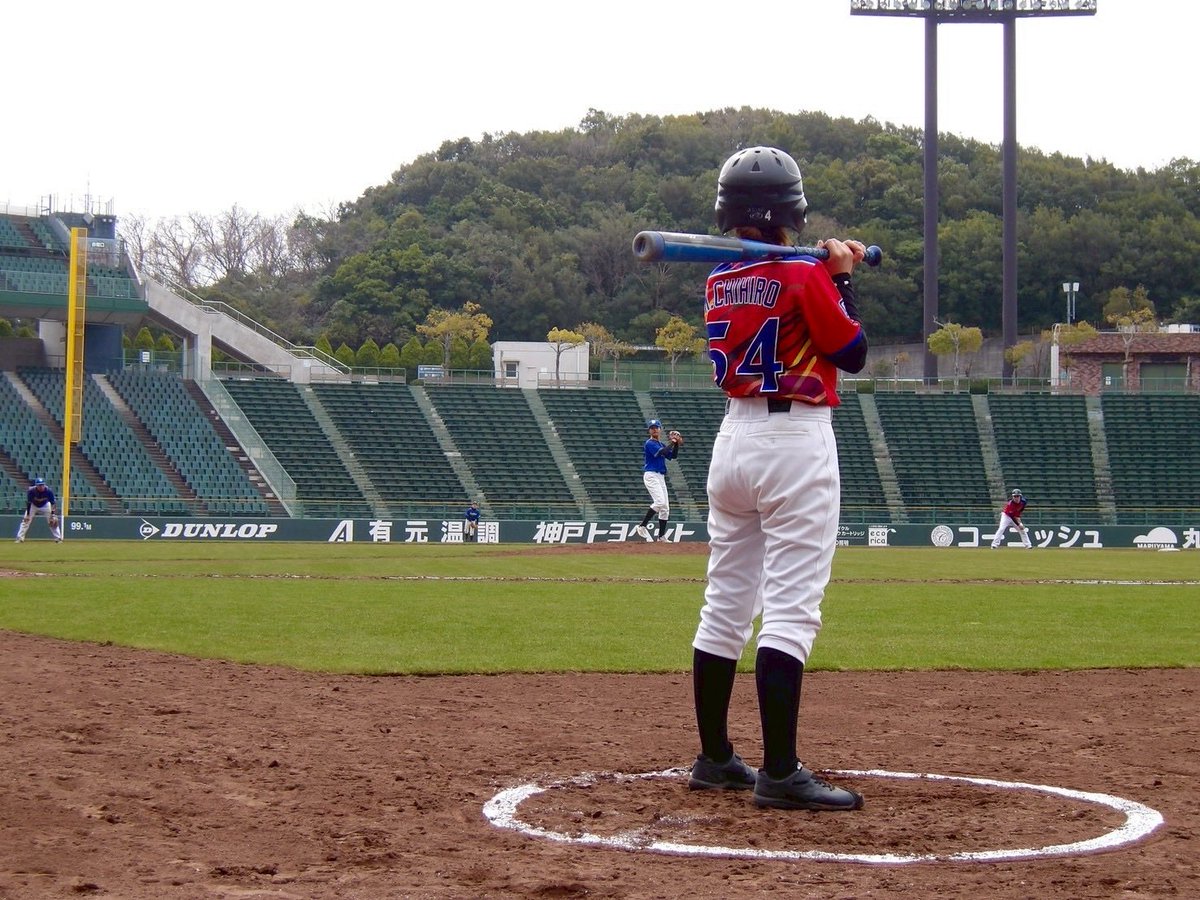 Claimers_Cs's tweet photo. 先週のことですが
ほっともっとフィールド神戸にて活動しました！女子野球スタート▶️
#大阪女子野球チーム https://t.co/tjKzAhcyCv