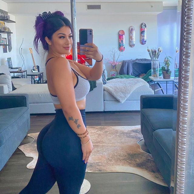 kayla💜 tweet media