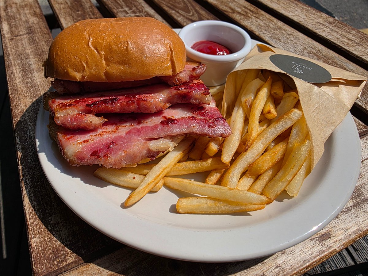 플럼피 브런치 혜화 tweet media