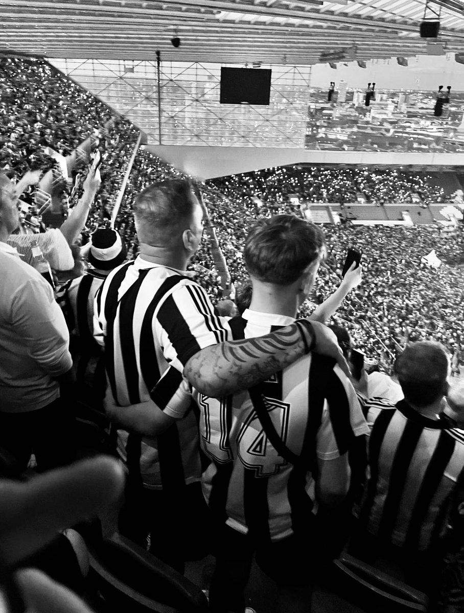 Lee Forster ⚫️⚪️⚫️⚪️ tweet media