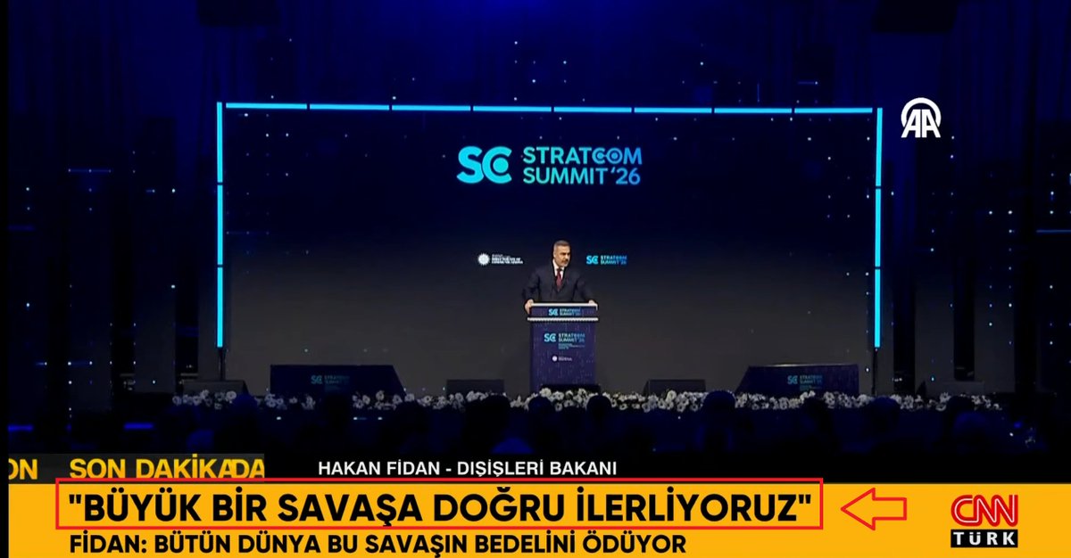 tv_gercekler's tweet photo. ''BÜYÜK BİR SAVAŞA DOĞRU GİDİYORUZ''

''TASARLANMIŞ BİR KAOS''   -Hakan Fidan

Sadece bir savaş da değil. Buraya çok dikkat edin ki... Aynı anda Küresel Çete'nin dayattığı
📍 Mülksüzleştirme (Ev fiyatlarının şişirip alınmasına engel olmak)
📍 Dijital Kimlik ile Vatandaşlık Puanına geçiş ve tam bir kölelik sistemi
📍 Kamera takip sistemleri (yol, radar, eds) vs vs.
📍 ''SU YOK'' denilerek sahte bir SU KRİZİ. Küreselciler Bunu da İklim Değişikliği Sahtekarlığı üzerinden yürütecekler.
📍 Çeşitli teknolojik yöntemler kullanılarak İnsan nüfusunu azaltma projesi (5G, aşı, gıdalar, chemtrails)
📍 Dijital kimlikle beraber kağıt banknotun sonunun getirilip tamamen DİJİTAL PARA ve takip sisteminin devreye sokulması... Yollardan tutun kapınızın önüne hatta evinize kadar takip edilmeniz... İstediğiniz hiç bir şeyi alamazsınız, bankadaki paranıza bile ''BENİM'' diyemezsiniz. Çünkü herşey dijital olacak ve Küresel Şeytani Çete'nin kontrolüne girecek.

Kısaca biz buna ''YAŞAYAN ÖLÜLER'' diyoruz...

Yani sadece Savaş değil... Biz savaşa odaklandığımızda diğer taraftan Küresel Çete tüm Dünya'da bu saydıklarımızı bir bir hayata geçirecek.
