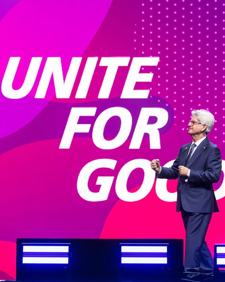 Rotary International tweet media