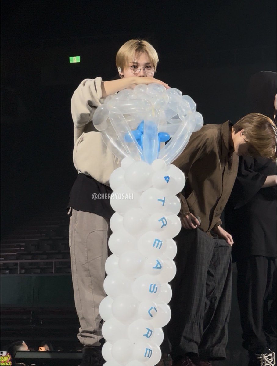 체리.. tweet media