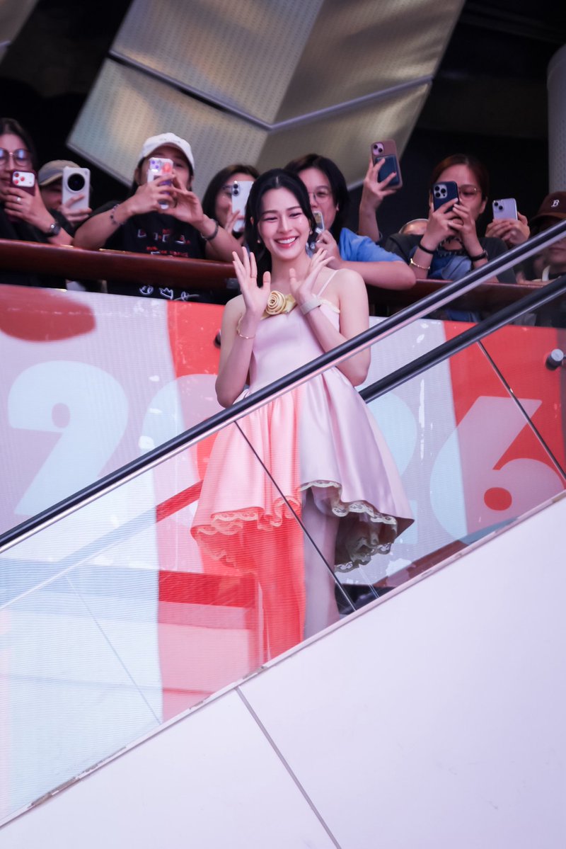 centralwOrld tweet media