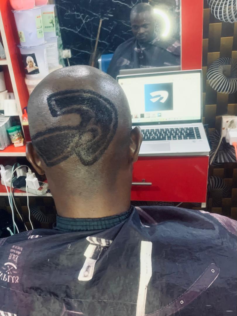 Blessedfingers💈🦍 tweet media